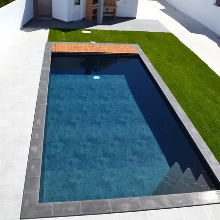 Sea, Sun And Style House Willa Cadaval